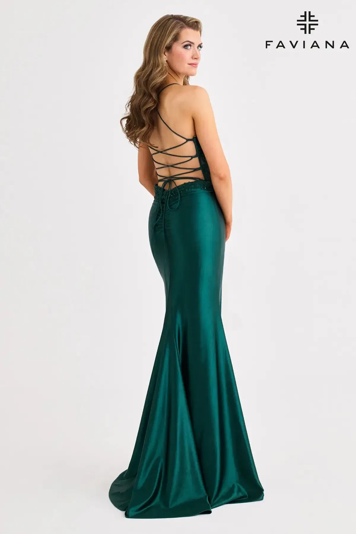 How to Coordinate Your Prom Look with Your Date Without Matching Too Much. Desktop Image